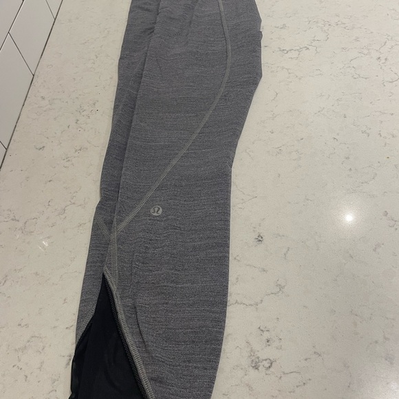 Size 4 Lululemon leggings (worn maybe twice) - Picture 2 of 2